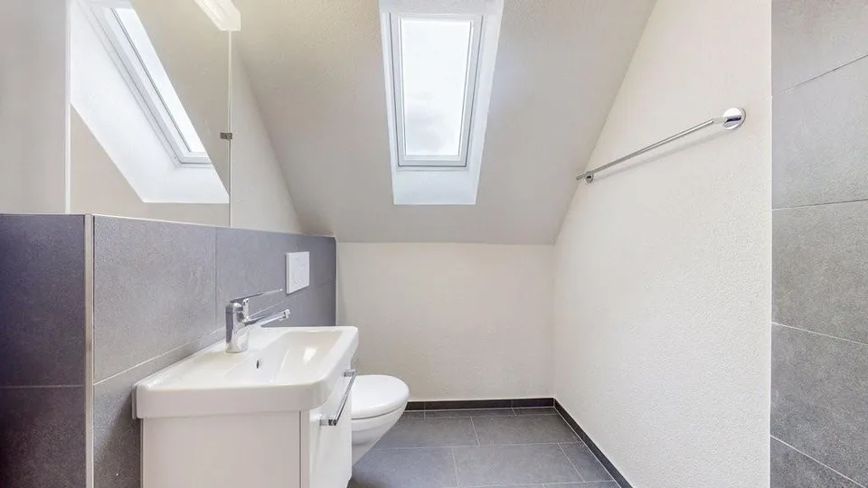 Moderne Dachwohnung in Stadtnähe