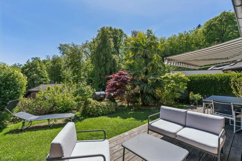 Villa avec vue lac imprenable dans un quartier prisé à Bevaix