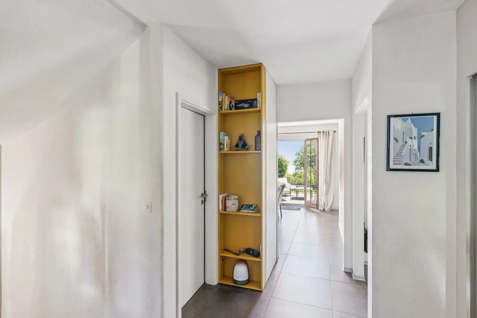 Villa mit atemberaubendem Seeblick in einem bevorzugten Viertel in Bevaix – Foto 6 von 12
