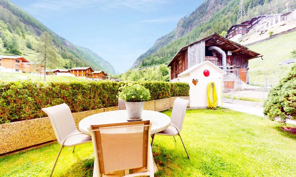 Renovated Apartment in Eisten