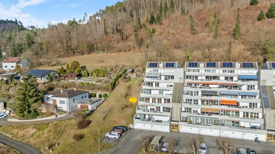 Renovierte 4.5-Zimmer-Wohnung mit grosszügigem Balkon, Lift und Garage – Foto 13 von 15