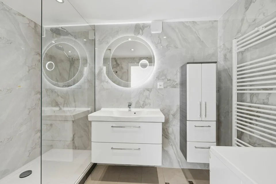 Renovierte 4.5-Zimmer-Wohnung mit grosszügigem Balkon, Lift und Garage – Foto 8 von 15
