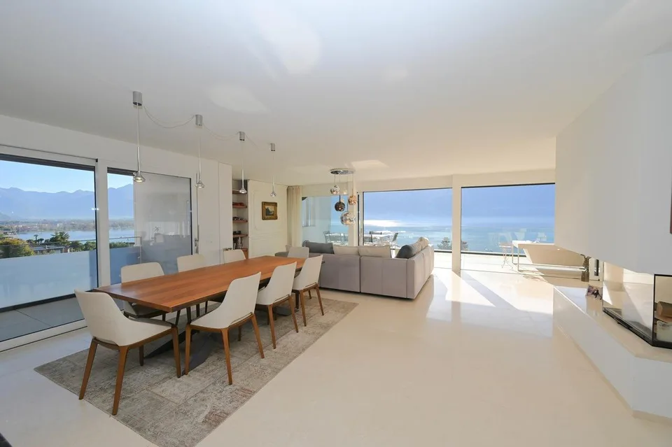 Casa di Vacanza: Attico Duplex di Design con Vista Lago Mozzafiato