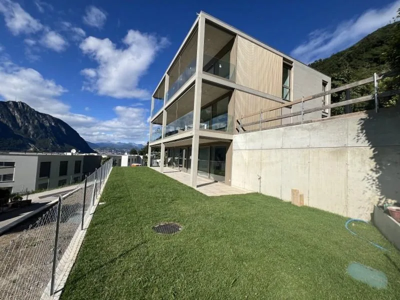 NUOVO APPARTAMENTO 2.5 LOCALI, AMPIO GIARDINO E VISTA LAGO