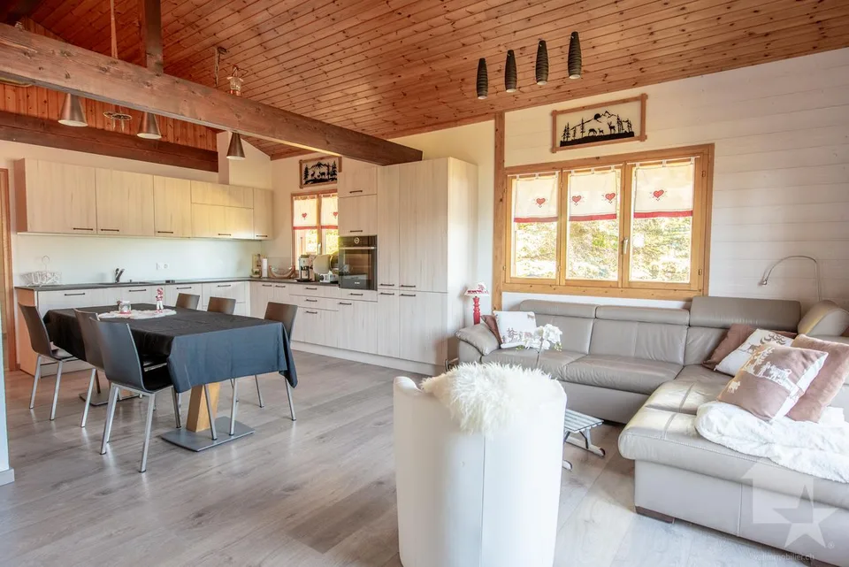 Bellissimo duplex di 6 locali, tranquillo e completamente ristrutturato