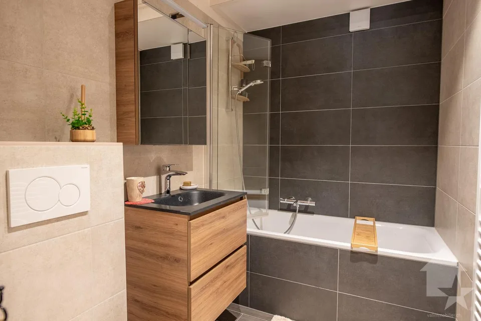 Superbo duplex di 6 stanze in una zona tranquilla e completamente ristrutturata – foto 7 di 13