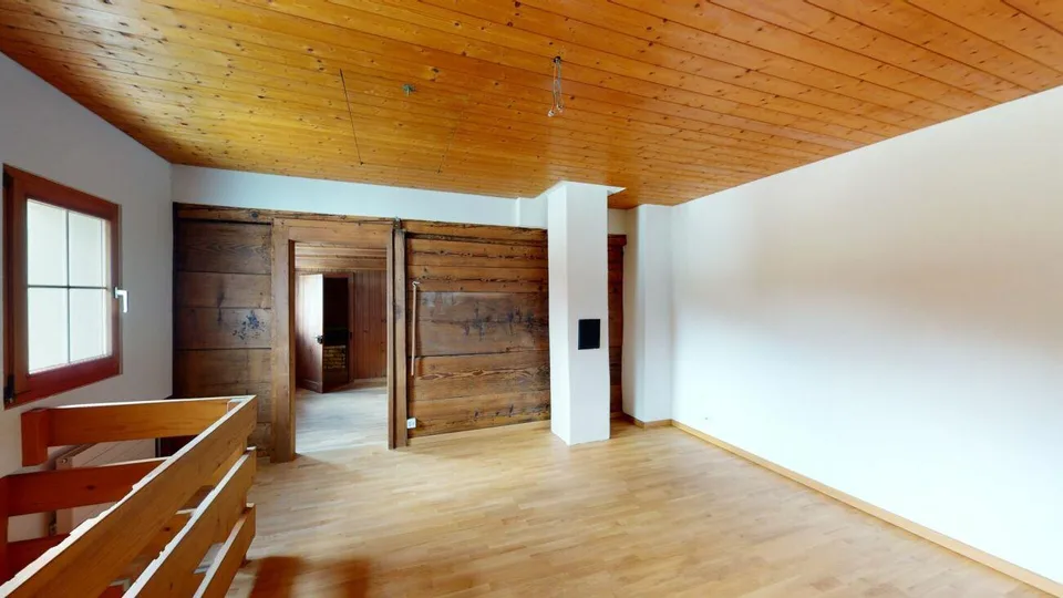 Charmantes 6.5-Zimmer-EFH mit Einliegerwohnung - attraktive Kapitalanlage oder spätere Eigennutzung – Foto 8 von 14