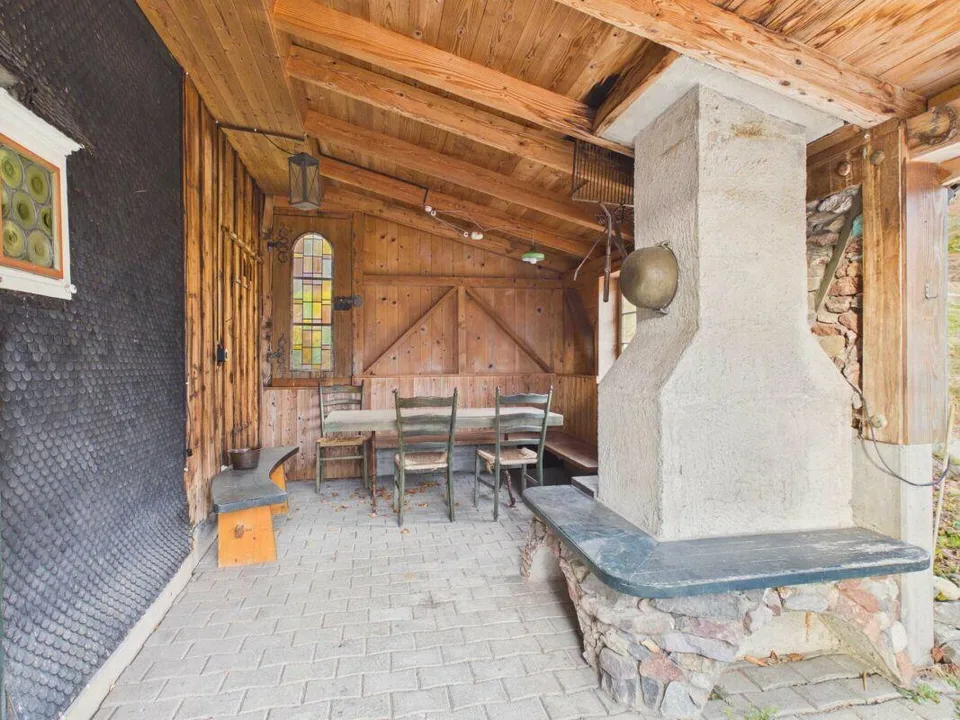 Casa Toggenburg di 4 locali da ristrutturare con locale polivalente e due parcelle di terreno in prato separate – foto 6 di 13
