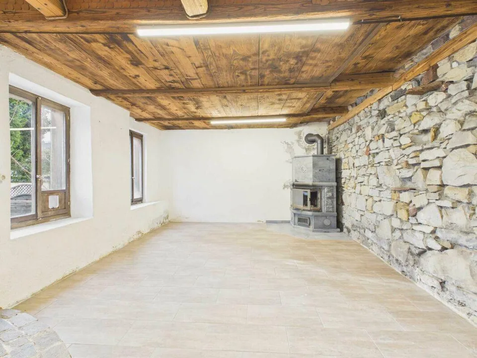 Casa Toggenburg di 4 locali da ristrutturare con locale polivalente e due parcelle di terreno in prato separate – foto 7 di 13