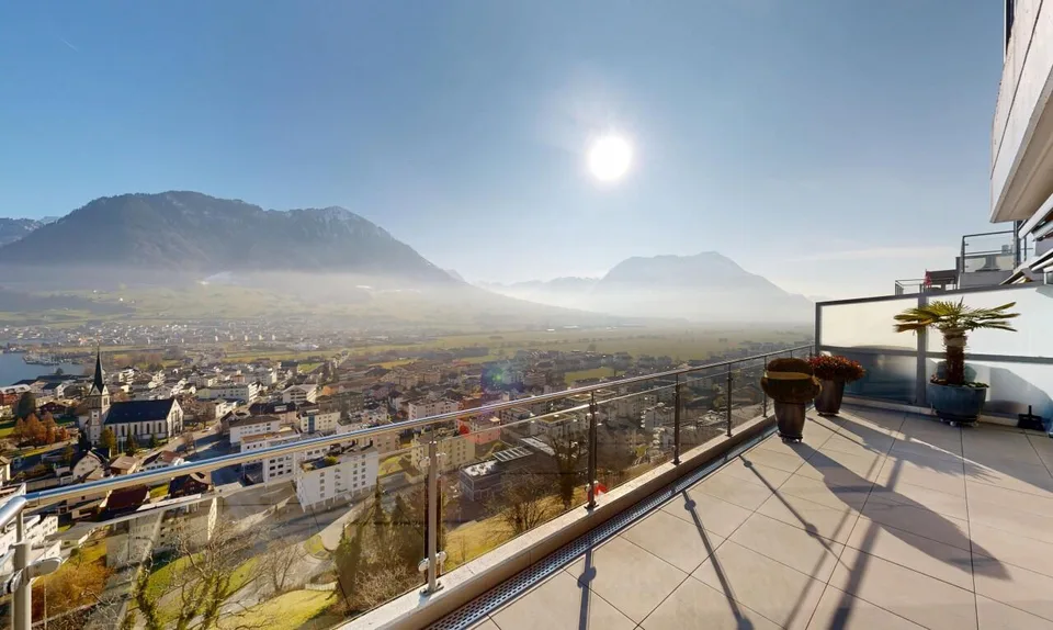 Exklusiver Wohntraum mit Panorama, Wintergarten und Terrasse
