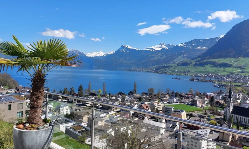 Exklusiver Wohntraum mit Panorama, Wintergarten und Terrasse