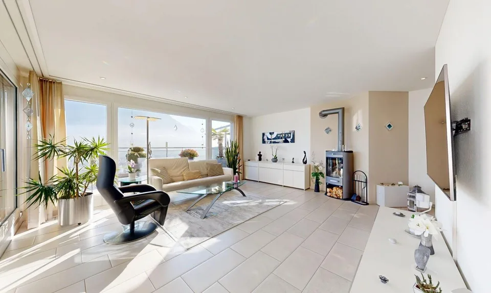 Exklusiver Wohntraum mit Panorama, Wintergarten und Terrasse