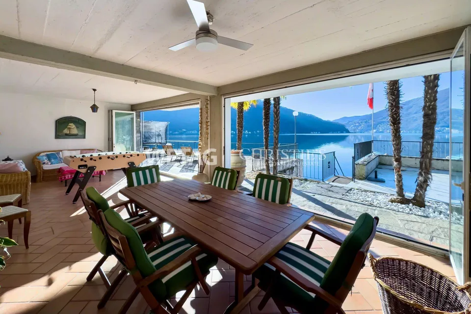 Villa esclusiva in vendita sul lungolago a Lugano-Bissone, con 2 posti barca coperti & 3 alla banchina, possibile come seconda casa – foto 9 di 13
