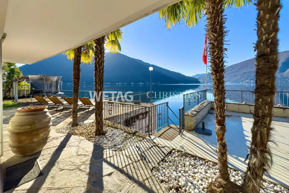 Exklusive Villa am Seeufer in Lugano–Bissone zu verkaufen, mit 2 ge...