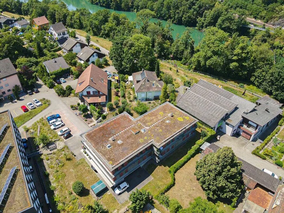 Appartamento soleggiato di 4,5 locali con molto comfort e vicinanza al Reno