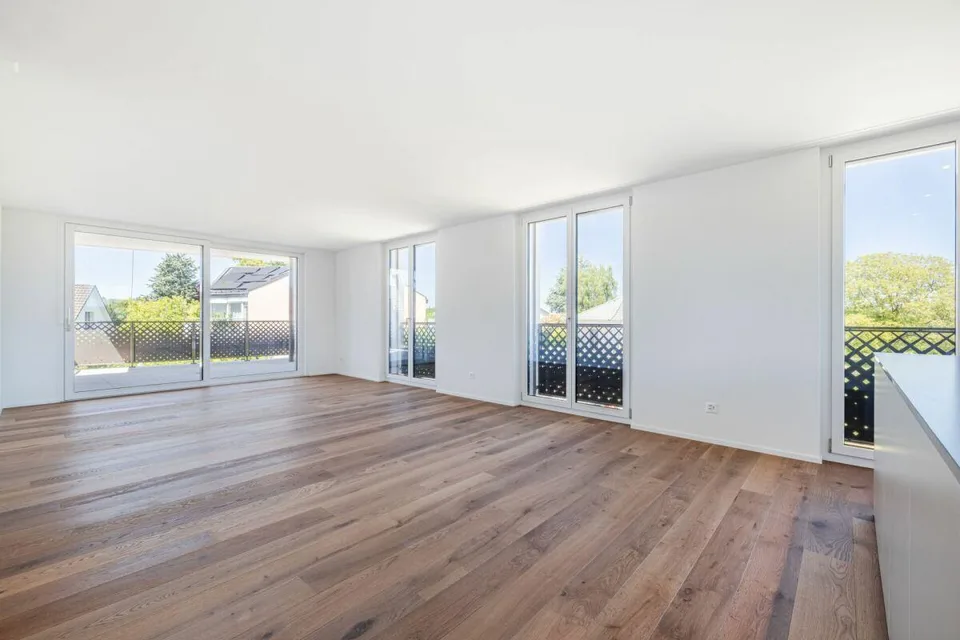 Vivere con comfort: appartamento nuovo di 4.5 locali con balcone soleggiato
