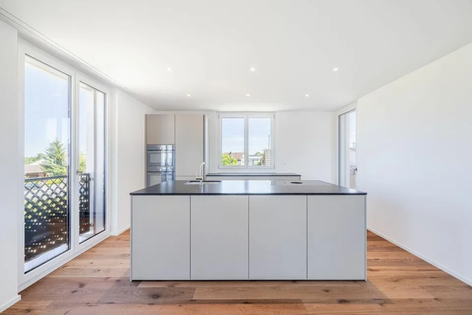 Wohnen mit Komfort: 4.5-Zimmer Neubauwohnung mit sonnigem Balkon