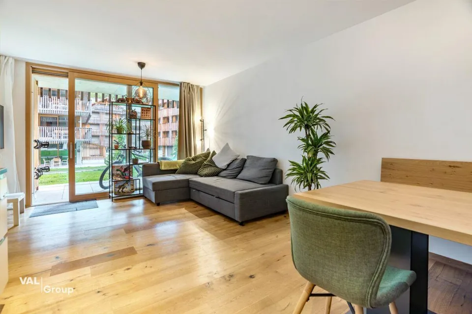 Retraite alpine moderne à Saastal - élégant appartement de vacances de 2.5 pièces à Saas-Grund