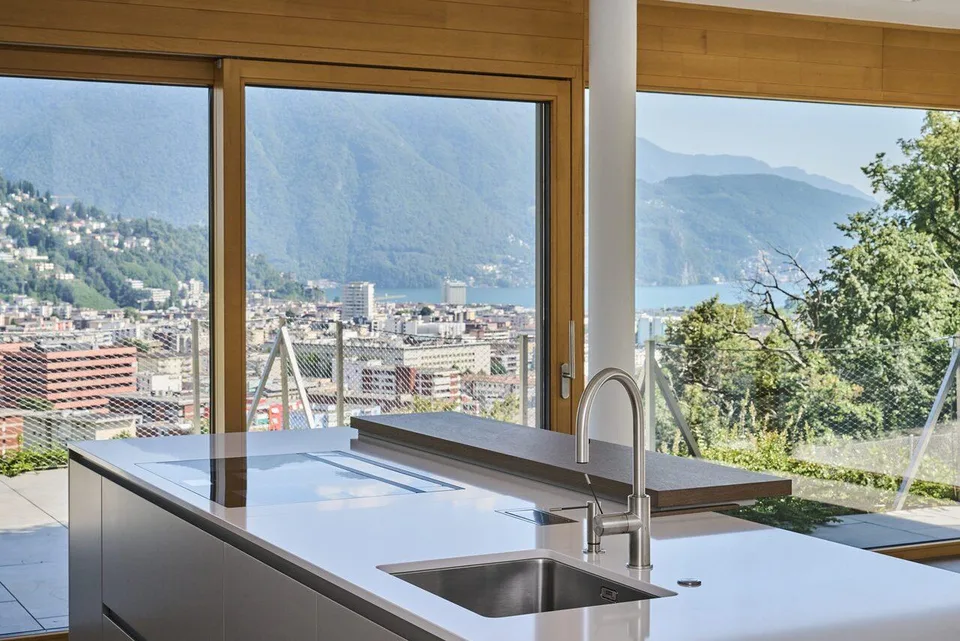 Attico in vendita a Lugano 4,5 locali con terrazza, giardino e vista