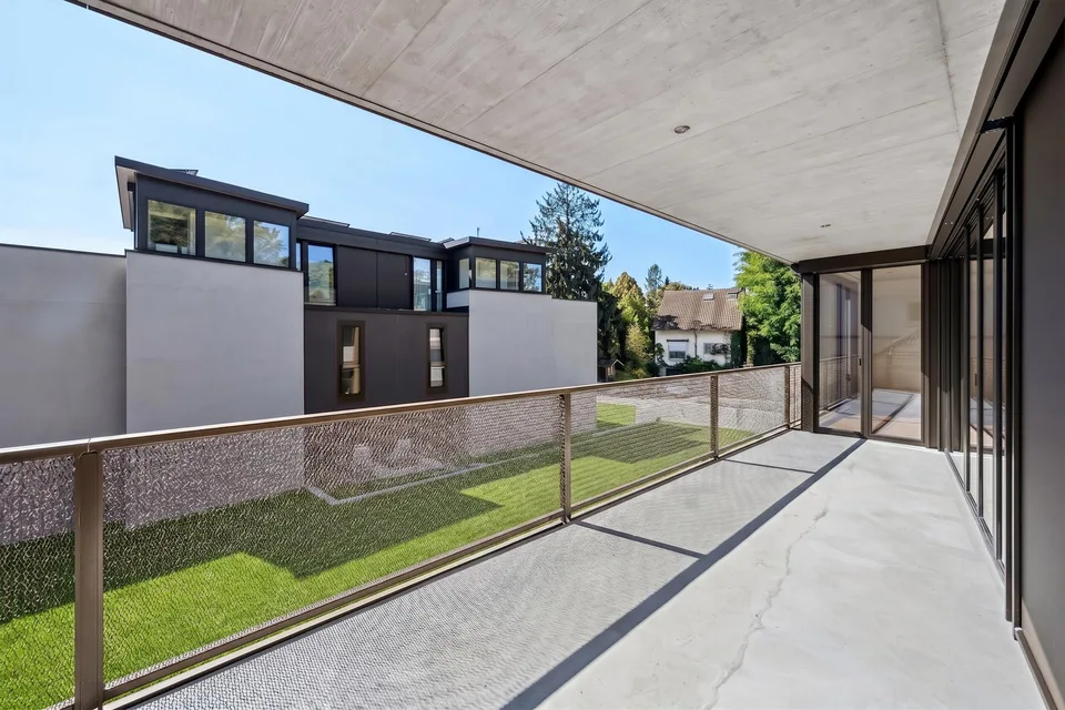 Exclusive living with garden and rooftop terrace