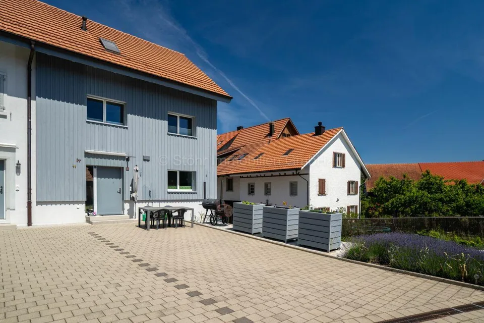 Family-friendly 4.5-room DEFH in a well-maintained building complex