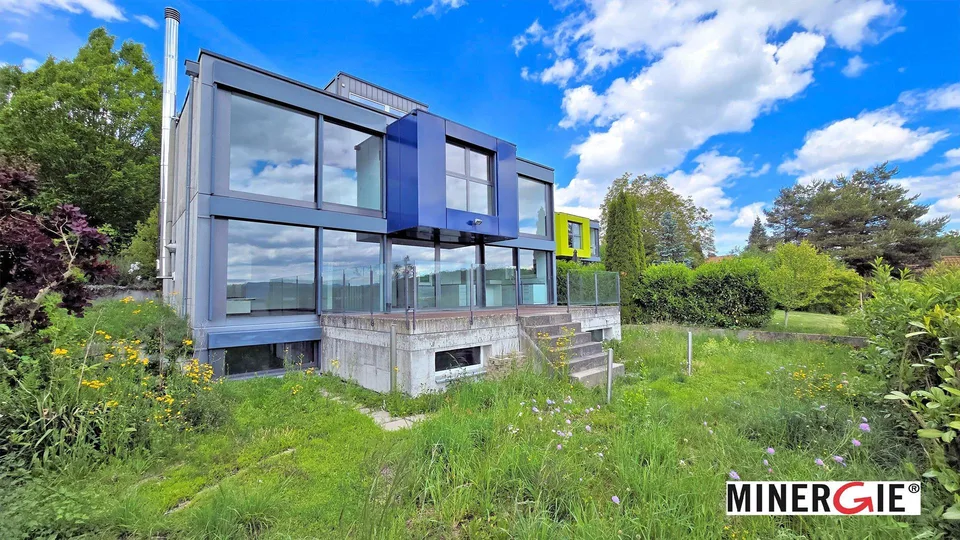 Modernes Einfamilienhaus mit viel Wohnraum und Weitsicht