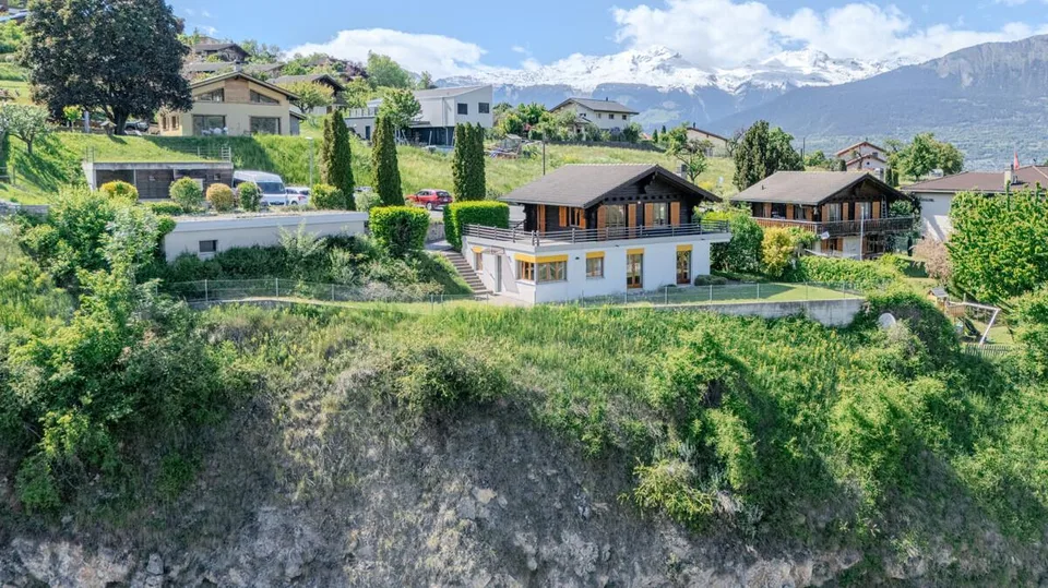 Zweifamilienchalet an ruhiger Lage in Vex