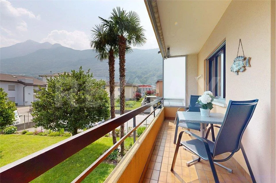 Appartamento con balcone e posteggio