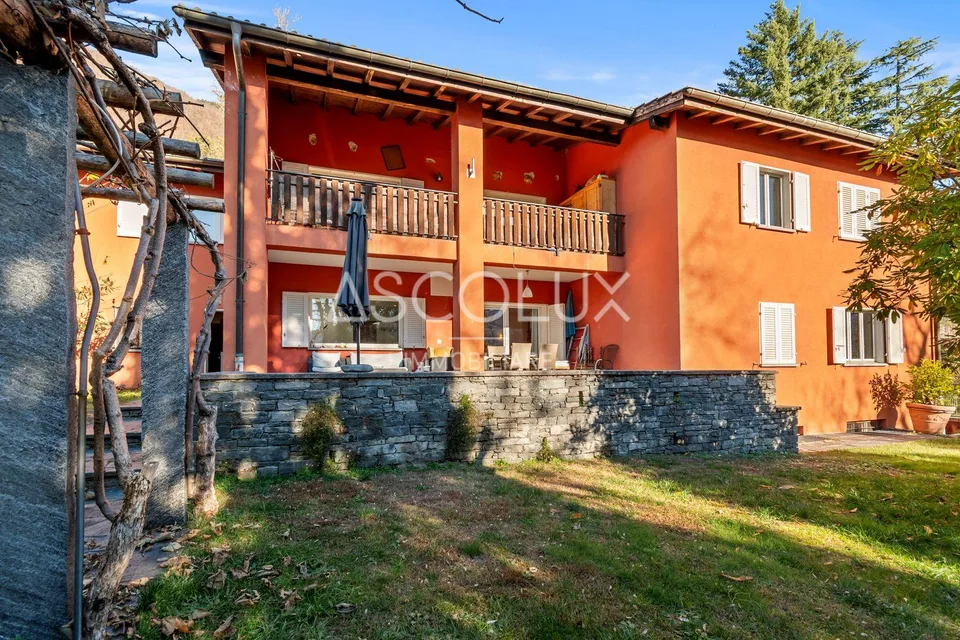 Casa bifamiliare da ristrutturare con giardino | Renovierungsbedürf...