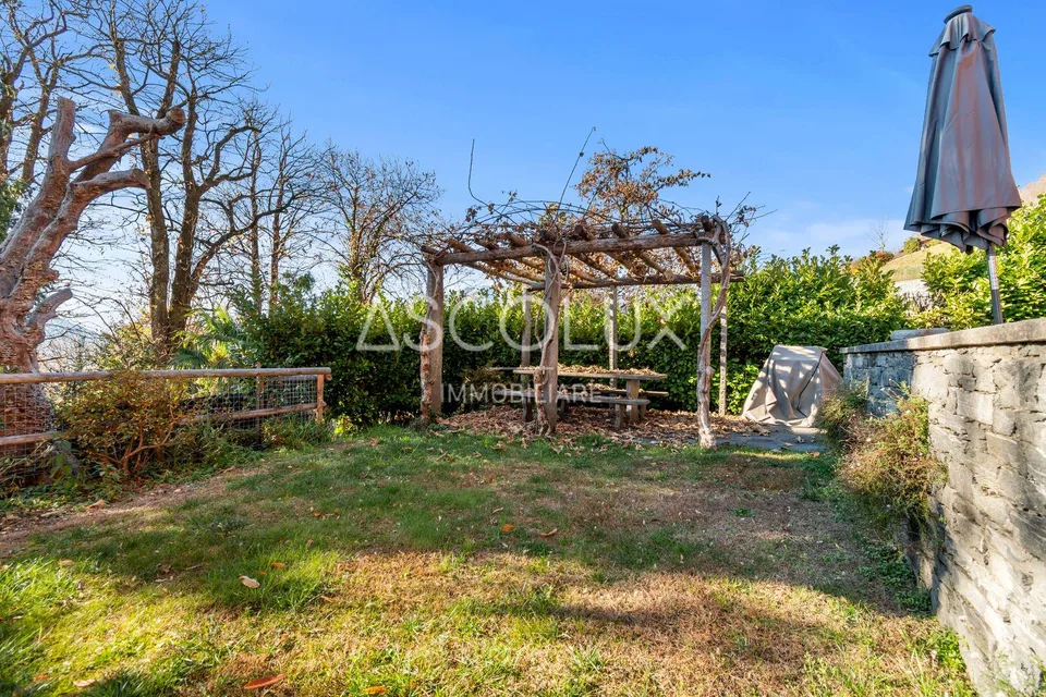 Casa bifamiliare da ristrutturare con giardino | Renovierungsbedürf...