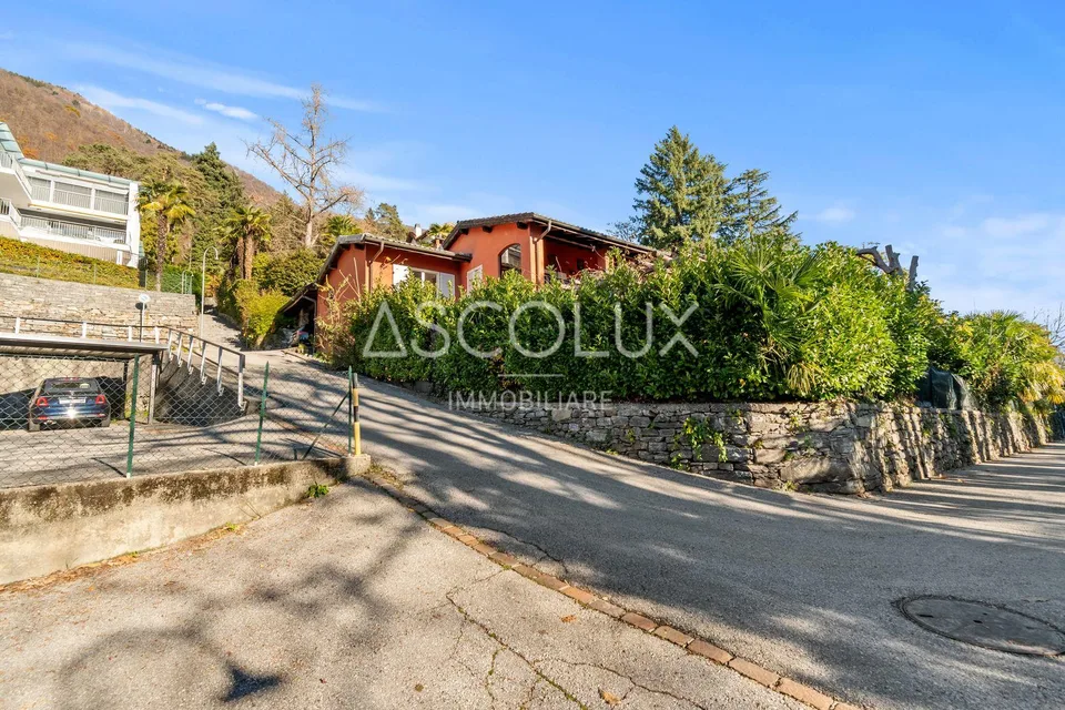 Casa bifamiliare da ristrutturare con giardino | Renovierungsbedürf...