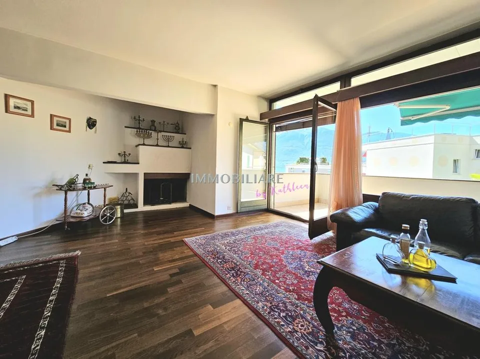 Ferienwohnung mit Seesicht vom Balkon, Kamin und Fussweg zum Bahnhof