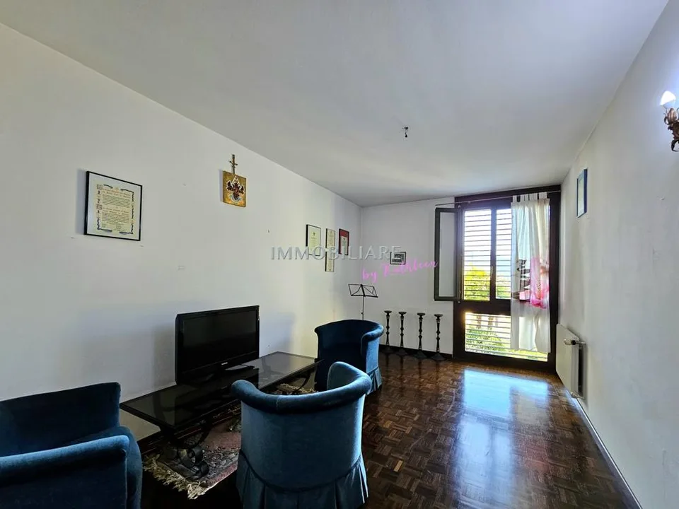 Ferienwohnung mit Seesicht vom Balkon, Kamin und Fussweg zum Bahnhof – photo 6 sur 24