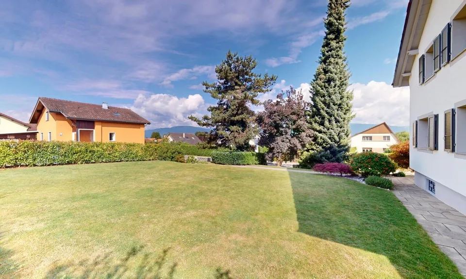 Villa am Ufer des Estavayersees