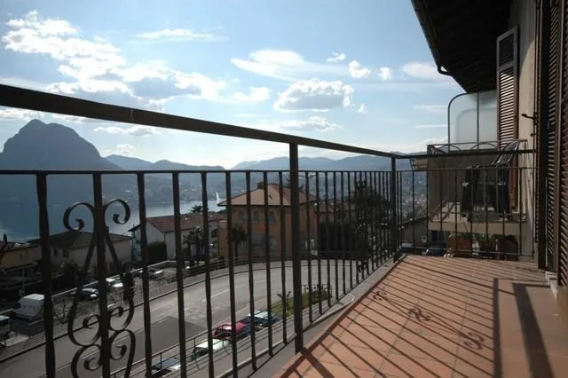 APPARTEMENT 3.5 DUPLEX AVEC VUE LAC MERVEILLEUSE