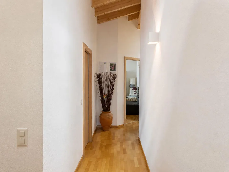 Fascinating lake view penthouse of 5.5 rooms – photo 11 of 13