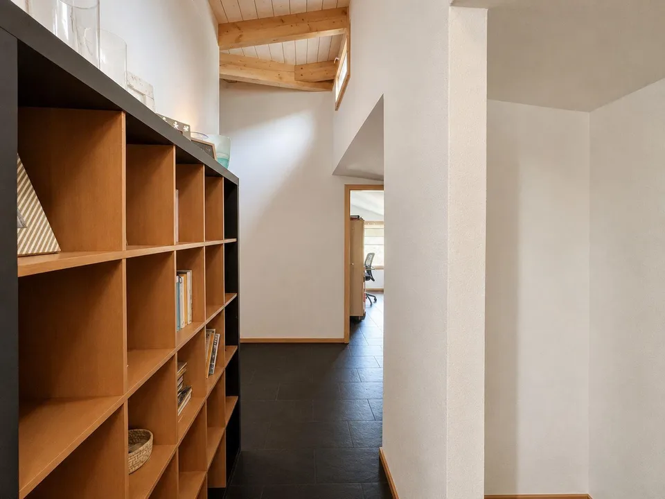 Fascinating lake view penthouse of 5.5 rooms – photo 12 of 13
