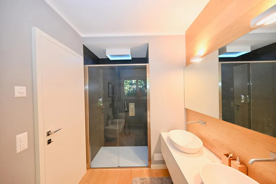4.5 Zimmer Villa in Vico Morcote – Foto 16 von 23