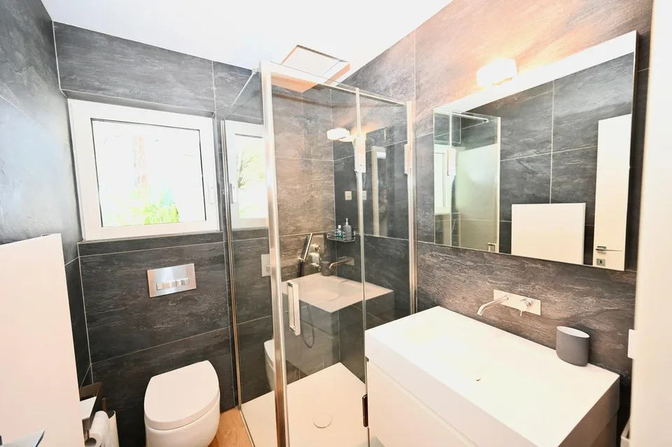 4.5 Zimmer Villa in Vico Morcote – Foto 19 von 23