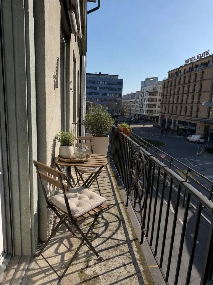 Charmante 3.5-Zimmer-Altbauwohnung mit Balkon in Biel – Foto 10 von 11