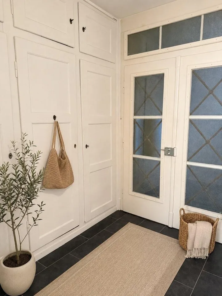 Charmante 3.5-Zimmer-Altbauwohnung mit Balkon in Biel – Foto 9 von 11