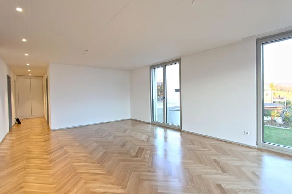 Appartamento attraente di 2,5 locali con terrazza e vista sul lago a Meilen