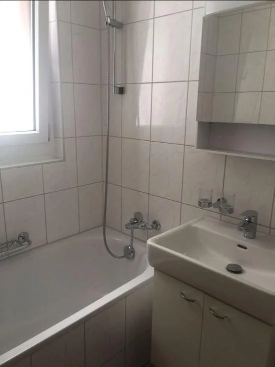 grosse 4 1/2 Zimmer-Wohnung mit sonnigem Balkon