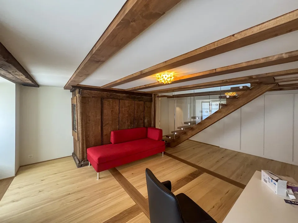 Wohnen im Denkmal: Stilvolles Luxus-Dach-Duplex-Bijoux