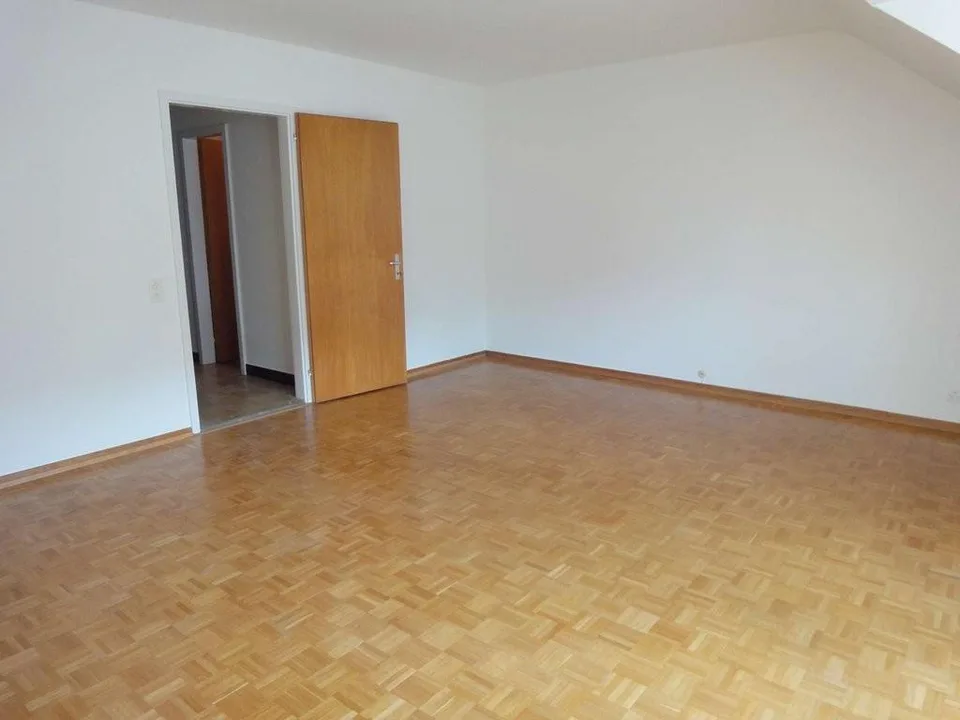 Helles Zimmer im beliebten St. Johanns-Quartier zu vermieten