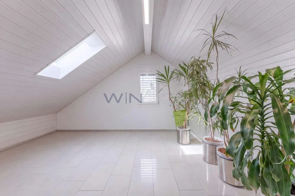 Atrium, Lift und Tiefgarage im Reusstal – Foto 7 von 10