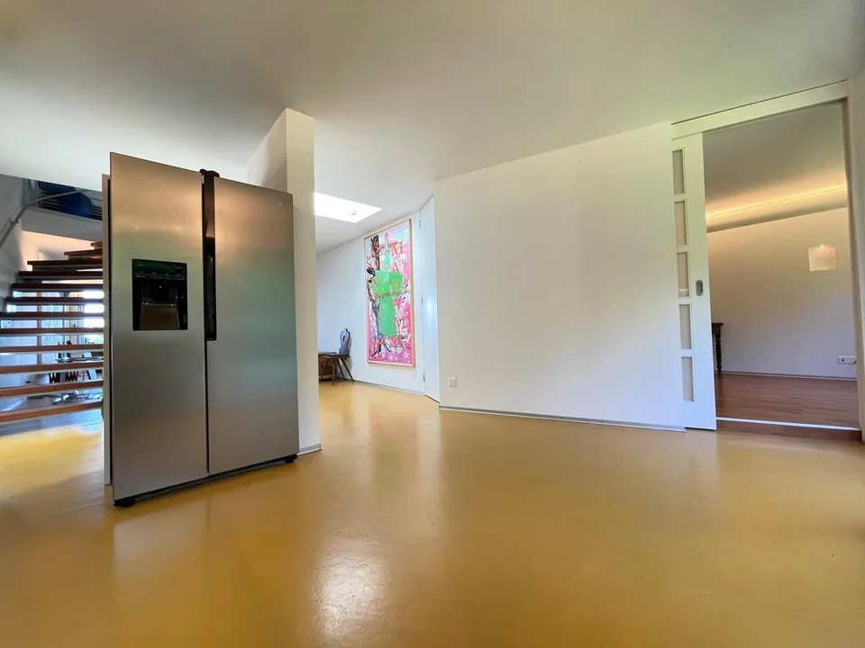 "LOFT & POOL"