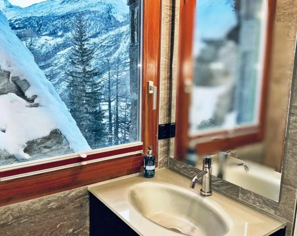 Chalet exclusif sur le côté ensoleillé de Saas-Fee – photo 21 sur 24