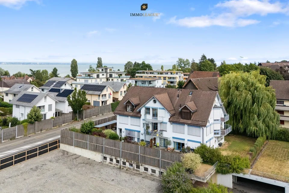 Wohnen am schönen Obersee. Elegante Dachwohnung mit Seesicht.