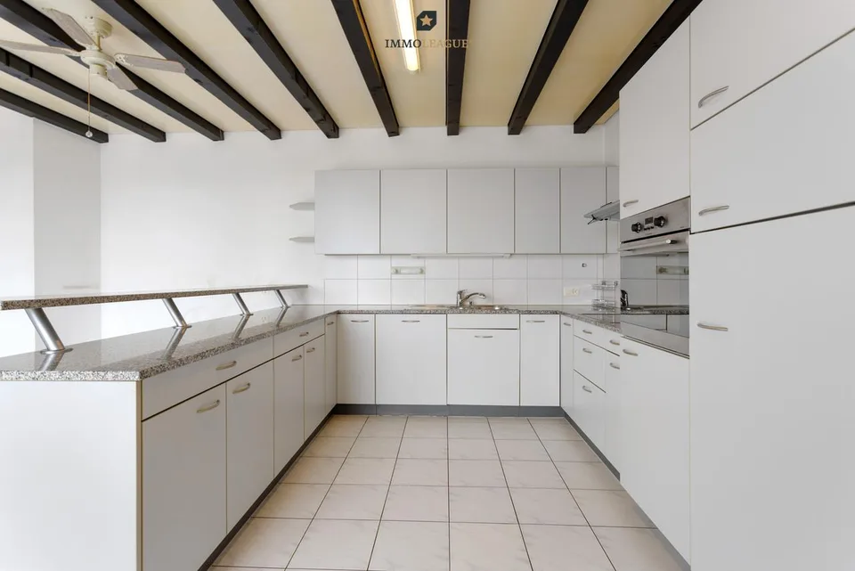 Wohnen am schönen Obersee. Elegante Dachwohnung mit Seesicht.